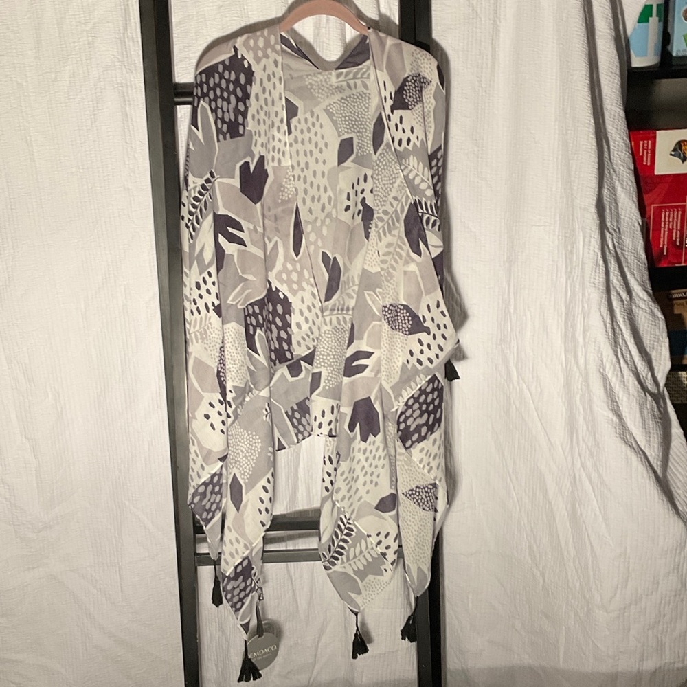 Demdaco Monochrome Patterned Kimono